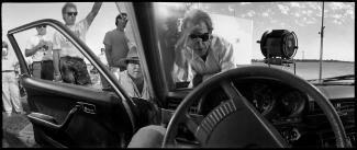 Foto Peter Bogdanovich Lines up a shot Texasville © 1990 Jeff Bridges