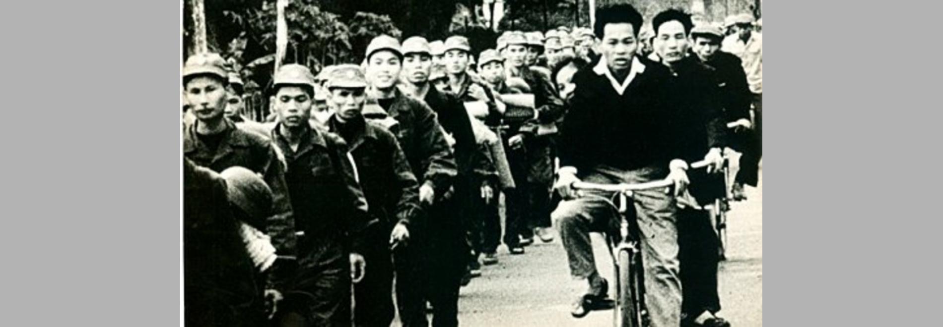 Hanoi, martes 13 (Santiago Álvarez, 1967)