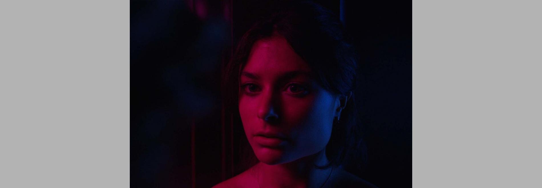 Hold On (Charlotte Scott-Wilson, 2016)